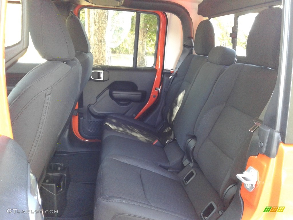 2020 Gladiator Sport 4x4 - Punk