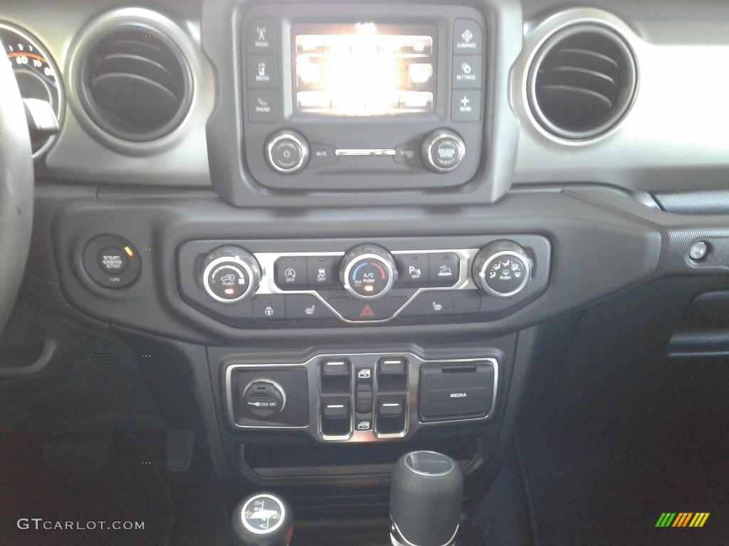 2020 Gladiator Sport 4x4 - Punk