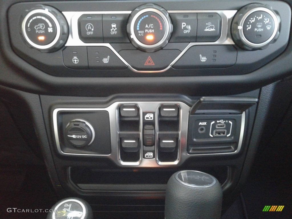 2020 Jeep Gladiator Sport 4x4 Controls Photo #135339508