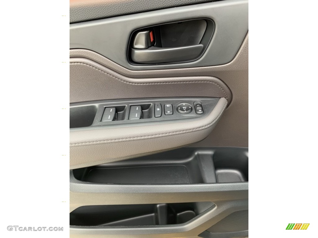 2020 Honda Odyssey EX Controls Photo #135341986