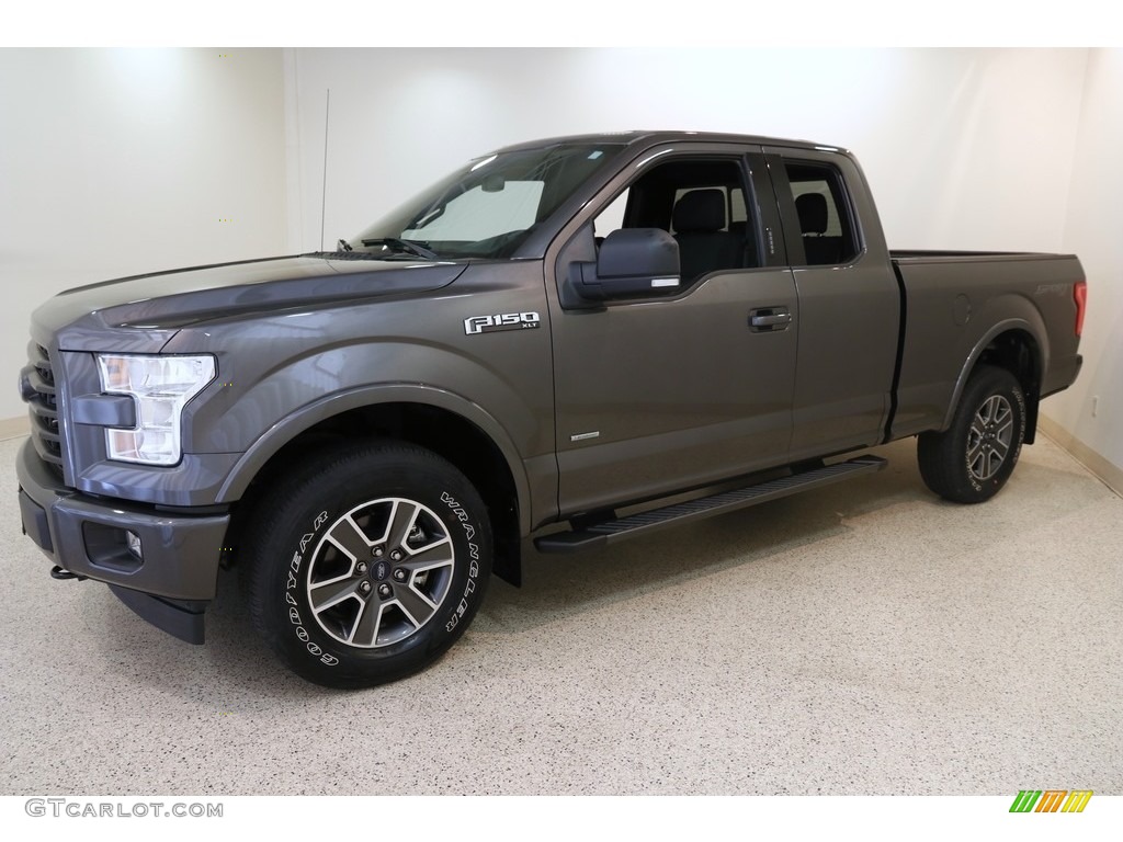 2017 F150 XLT SuperCab 4x4 - Magnetic / Black photo #3