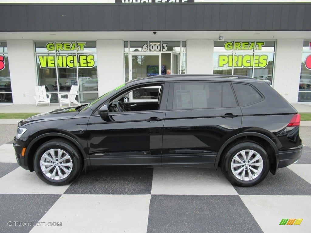 Deep Black Pearl Volkswagen Tiguan