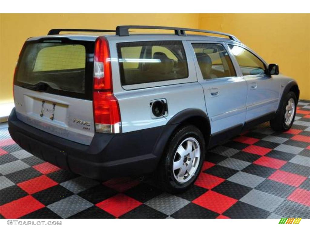 2002 V70 2.4T XC AWD Wagon - Polar Arctic Blue Metallic / Taupe/Taupe photo #6