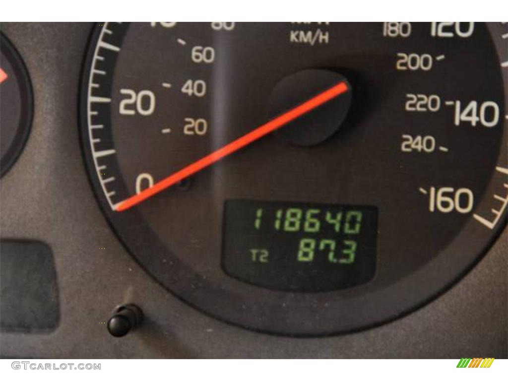 2002 V70 2.4T XC AWD Wagon - Polar Arctic Blue Metallic / Taupe/Taupe photo #8