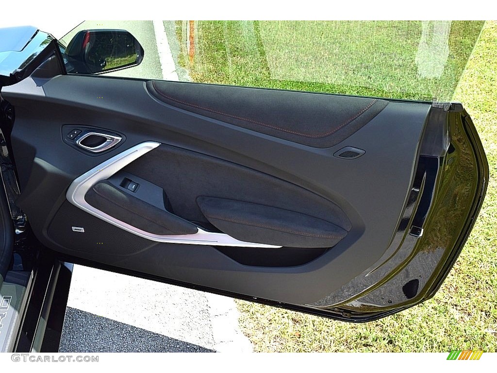 2019 Chevrolet Camaro ZL1 Coupe Jet Black Door Panel Photo #135348737