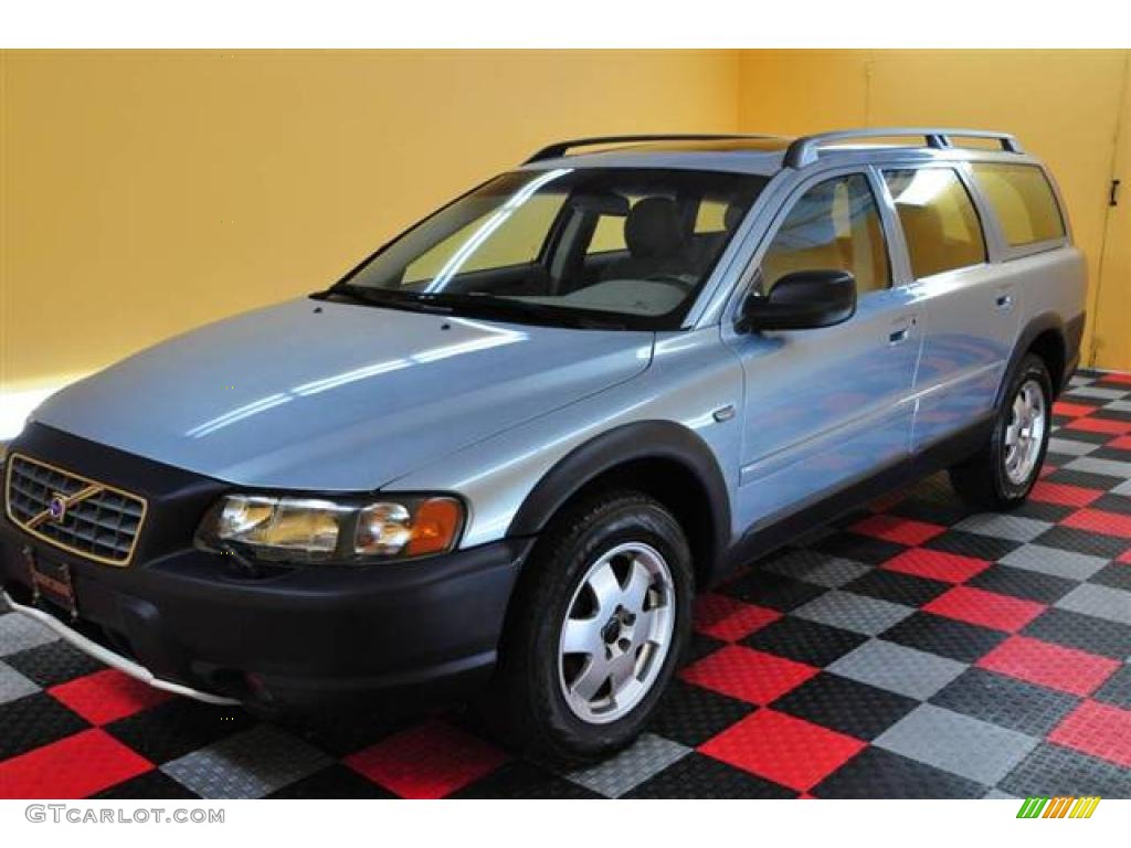 2002 V70 2.4T XC AWD Wagon - Polar Arctic Blue Metallic / Taupe/Taupe photo #20