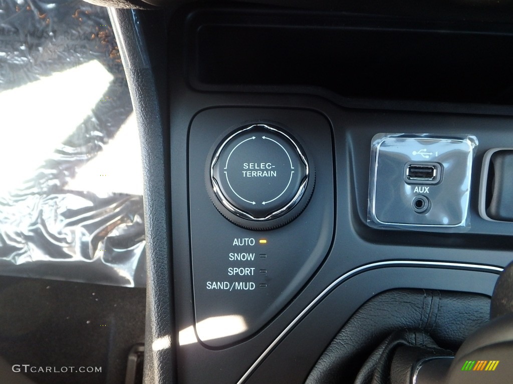 2020 Cherokee Latitude Plus 4x4 - Granite Crystal Metallic / Black photo #20