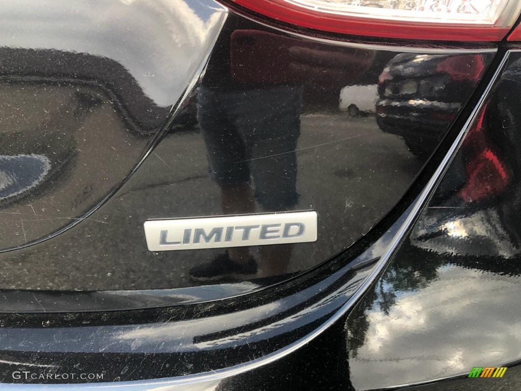 2012 Elantra Limited - Midnight Black / Black photo #23