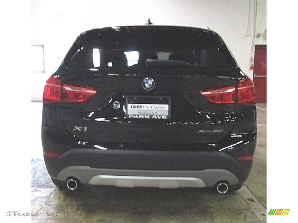 2019 X1 xDrive28i - Jet Black / Black photo #2
