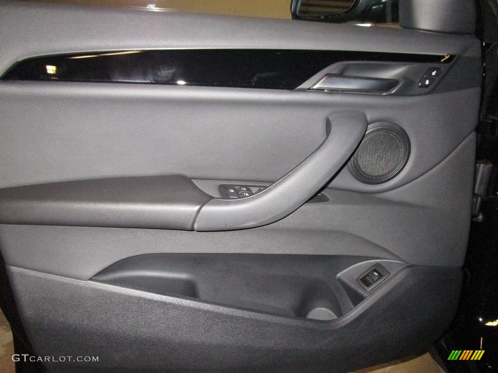 2019 X1 xDrive28i - Jet Black / Black photo #5