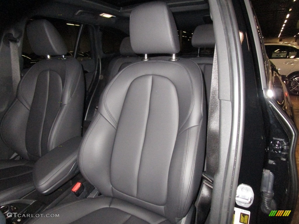 2019 X1 xDrive28i - Jet Black / Black photo #6