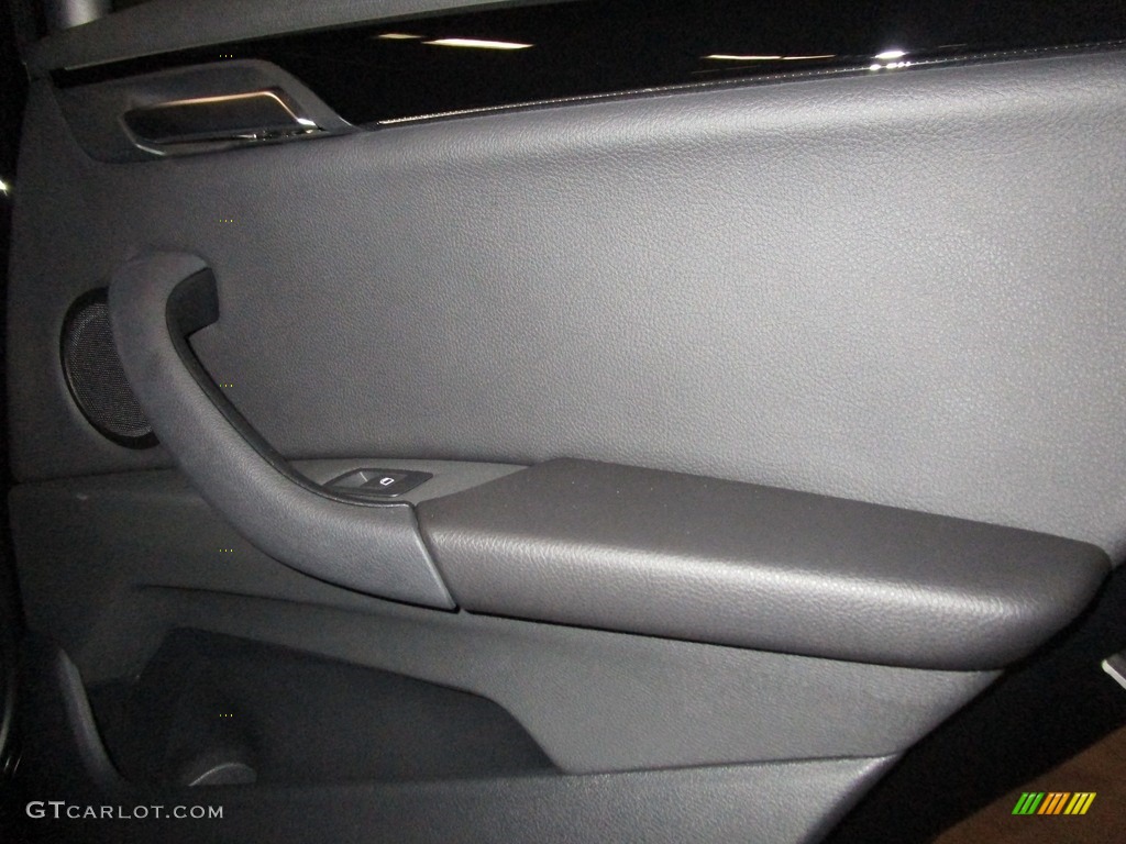 2019 X1 xDrive28i - Jet Black / Black photo #14