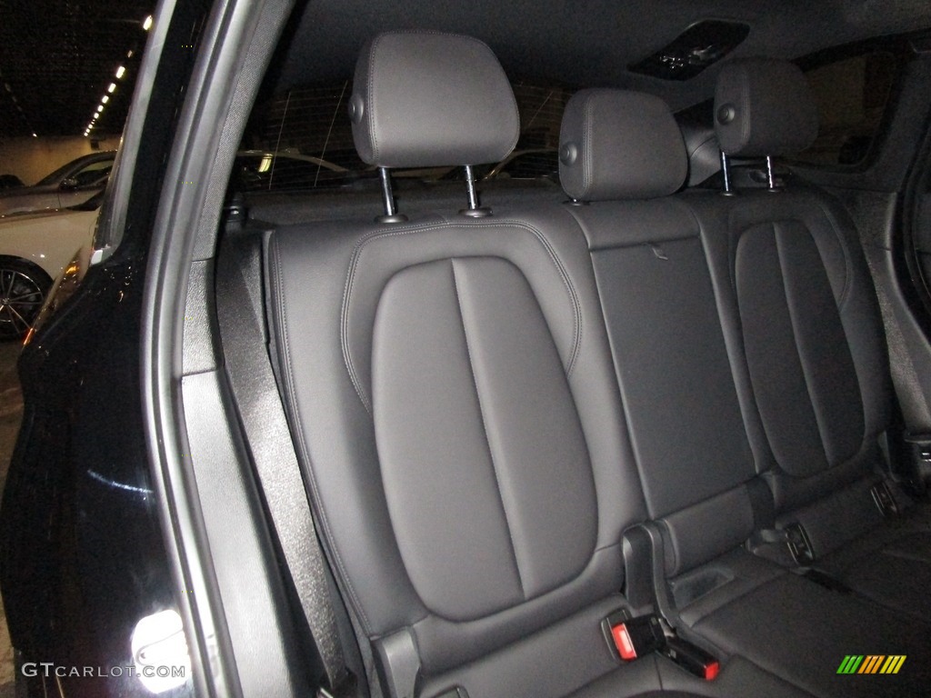 2019 X1 xDrive28i - Jet Black / Black photo #15