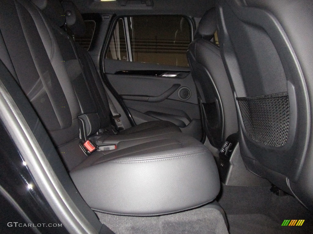 2019 X1 xDrive28i - Jet Black / Black photo #16