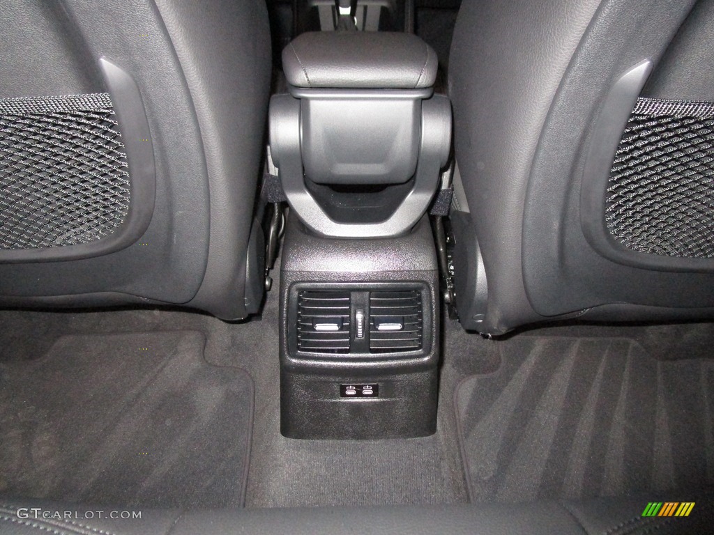 2019 X1 xDrive28i - Jet Black / Black photo #17