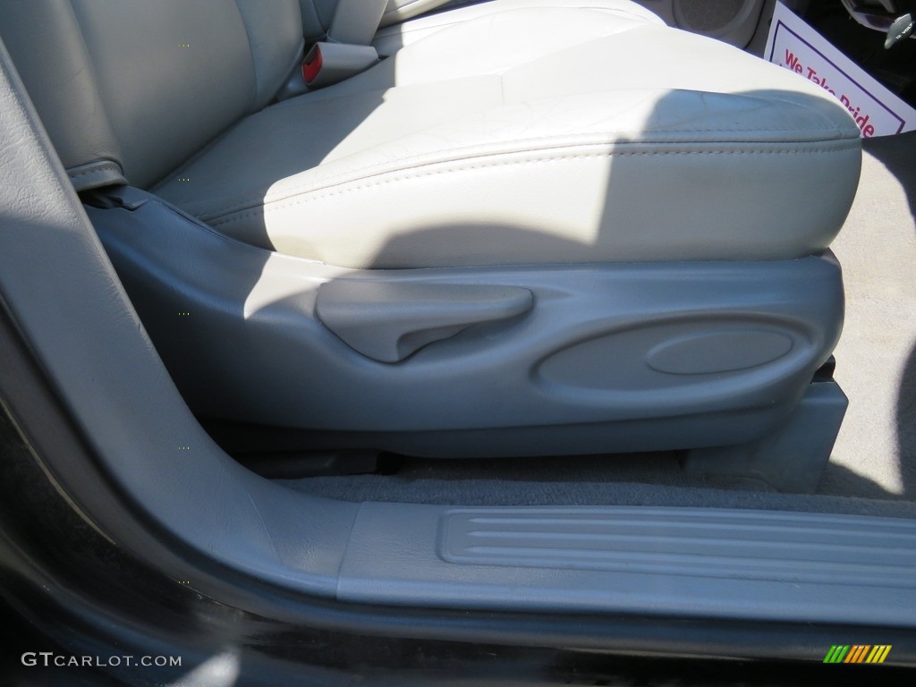 2001 Sable LS Premium Sedan - Vibrant White / Medium Graphite photo #21