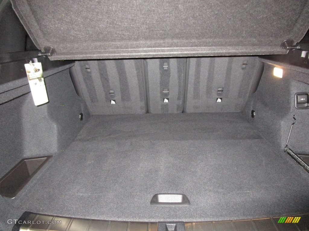 2019 X1 xDrive28i - Jet Black / Black photo #18