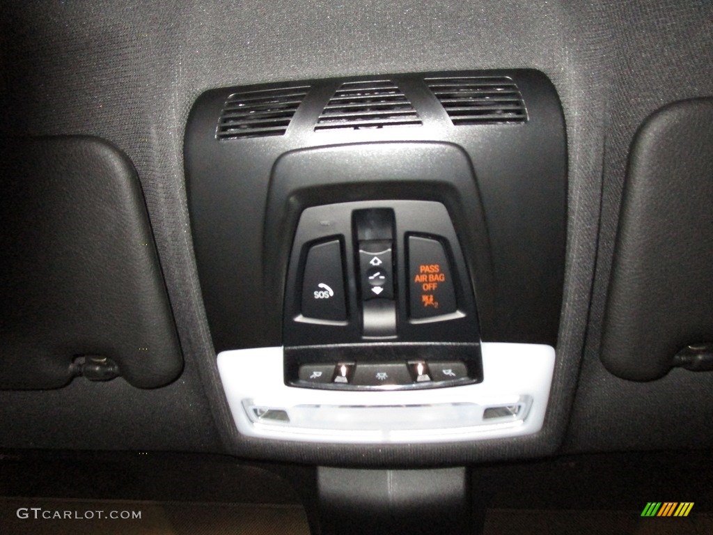 2019 X1 xDrive28i - Jet Black / Black photo #25