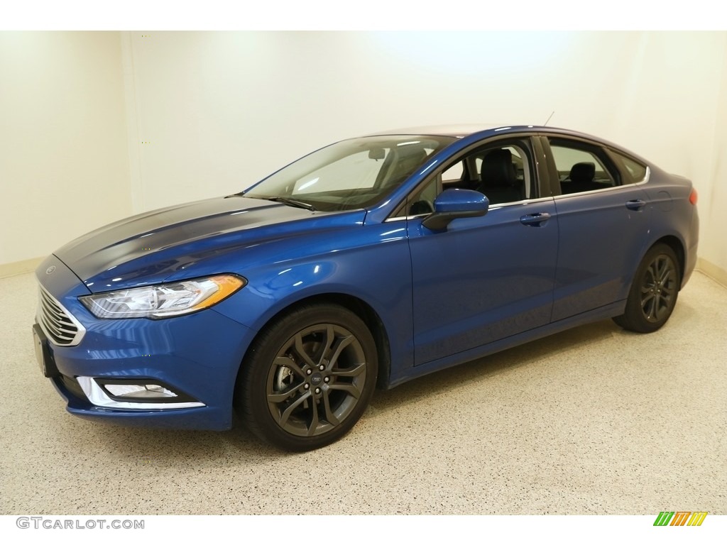 2018 Fusion SE - Lightning Blue / Ebony photo #3