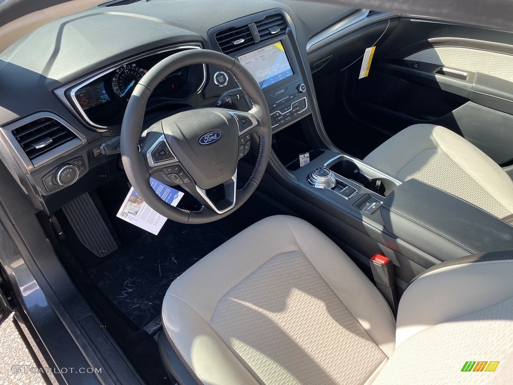 Light Putty Interior 2020 Ford Fusion SE Photo #135355367