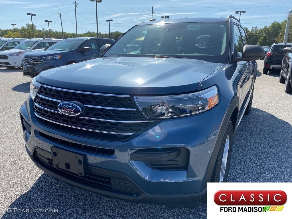 2020 Explorer XLT 4WD - Blue Metallic / Sandstone photo #1