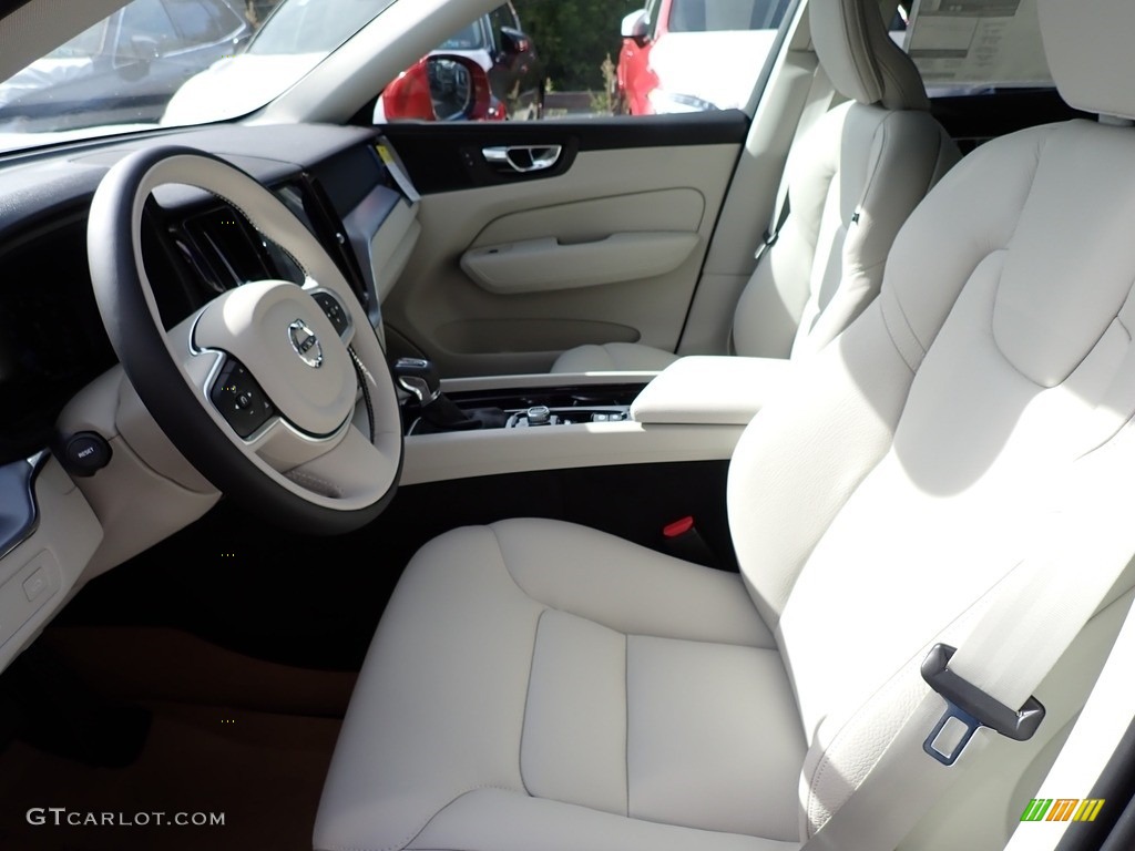 2020 Volvo XC60 T5 AWD Momentum Front Seat Photo #135361325