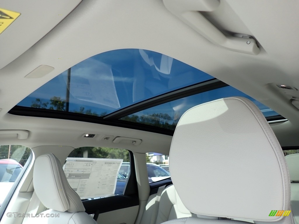 2020 Volvo XC60 T5 AWD Momentum Sunroof Photo #135361493