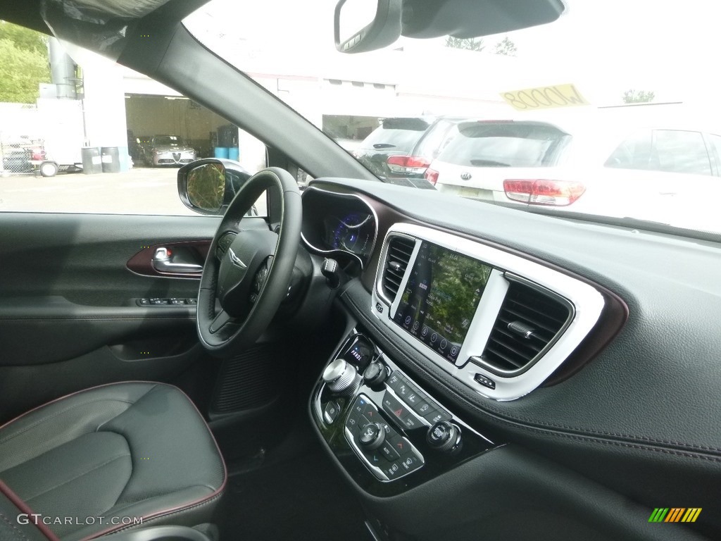 2020 Chrysler Pacifica Limited Dashboard Photos