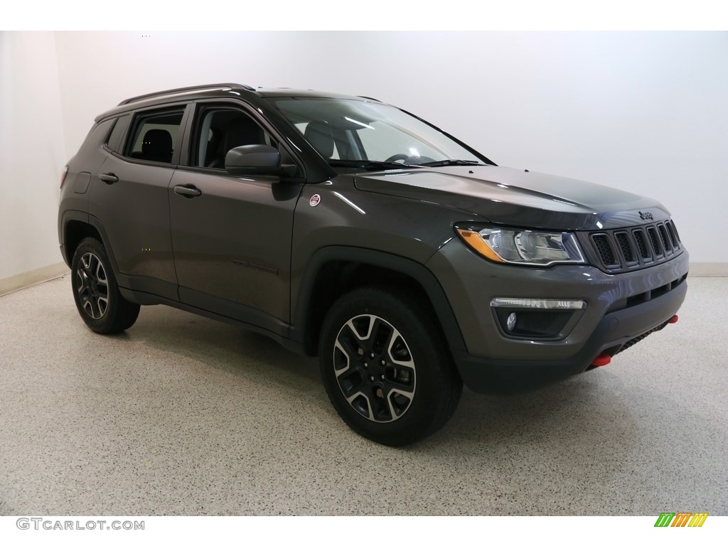 2019 Compass Trailhawk 4x4 - Granite Crystal Metallic / Black/Ruby photo #1