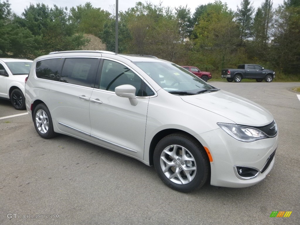 Luxury White Pearl 2020 Chrysler Pacifica Touring L Plus Exterior Photo #135366332