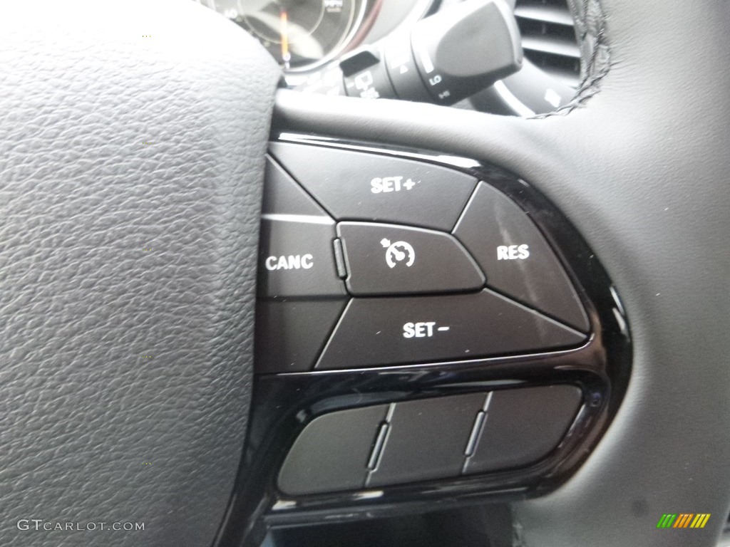 2020 Jeep Cherokee Latitude Plus 4x4 Black Steering Wheel Photo #135374312