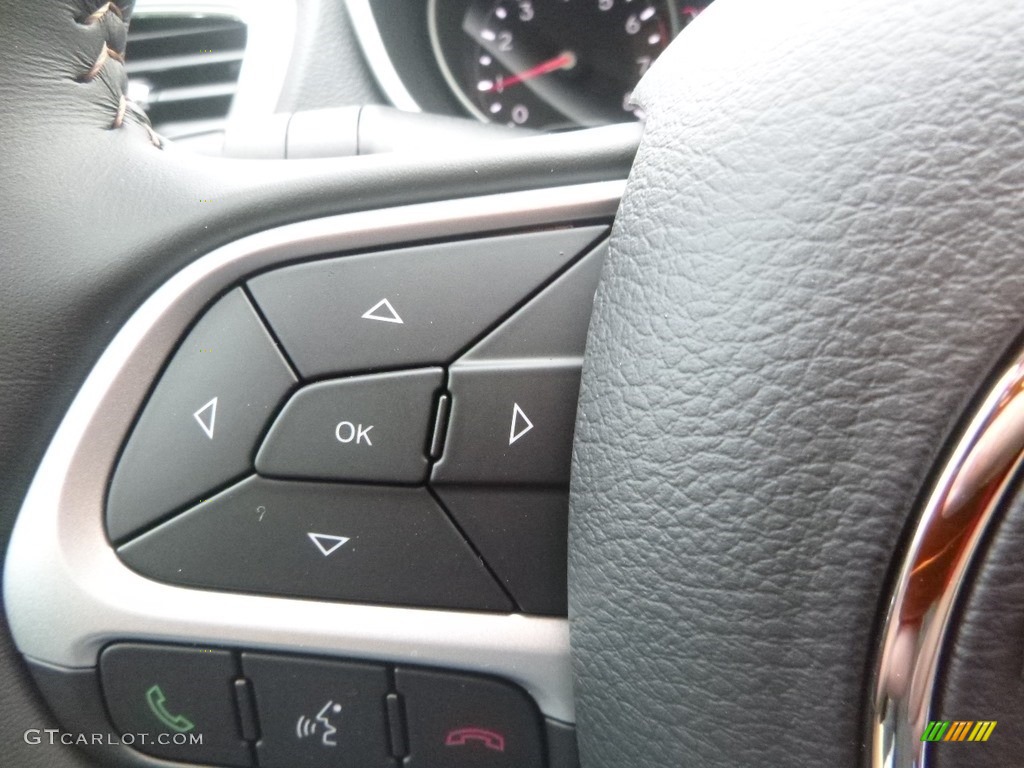 2020 Jeep Compass Latitude 4x4 Black Steering Wheel Photo #135375710