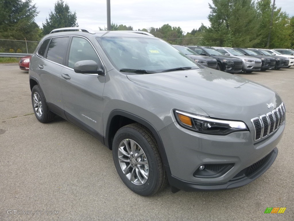Sting-Gray 2020 Jeep Cherokee Latitude Plus 4x4 Exterior Photo #135377276