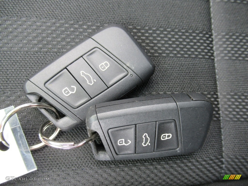 2019 Volkswagen Jetta GLI Keys Photos