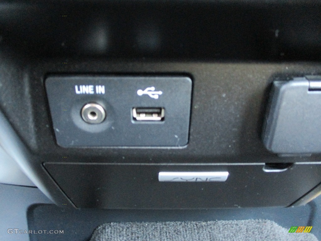 2015 F150 XLT SuperCrew 4x4 - Magnetic Metallic / Medium Earth Gray photo #28