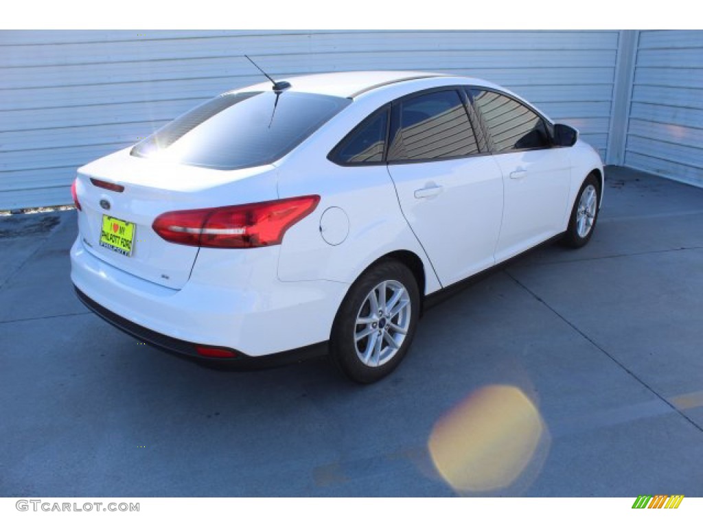 2017 Focus SE Sedan - Oxford White / Charcoal Black photo #9