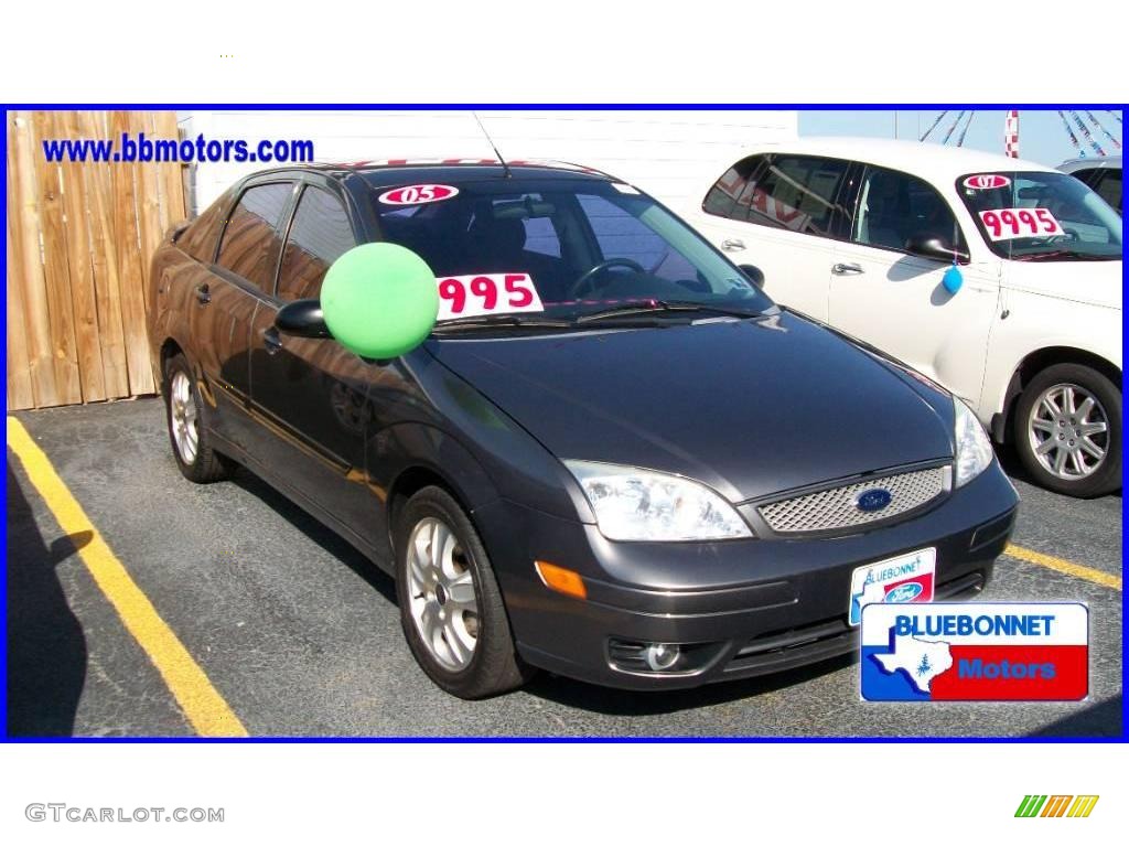 2005 Focus ZX4 ST Sedan - Liquid Grey Metallic / Charcoal/Charcoal photo #6