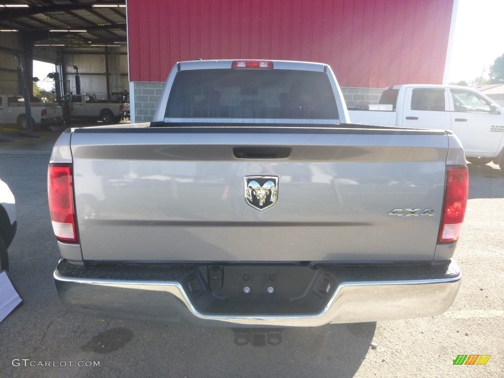 2019 1500 Classic Tradesman Crew Cab 4x4 - Billett Silver Metallic / Black/Diesel Gray photo #4
