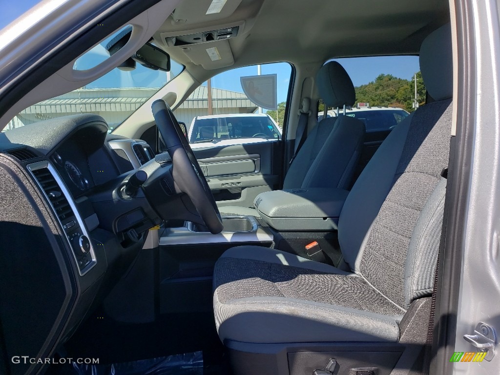 2019 1500 Classic Big Horn Crew Cab 4x4 - Bright Silver Metallic / Black/Diesel Gray photo #28