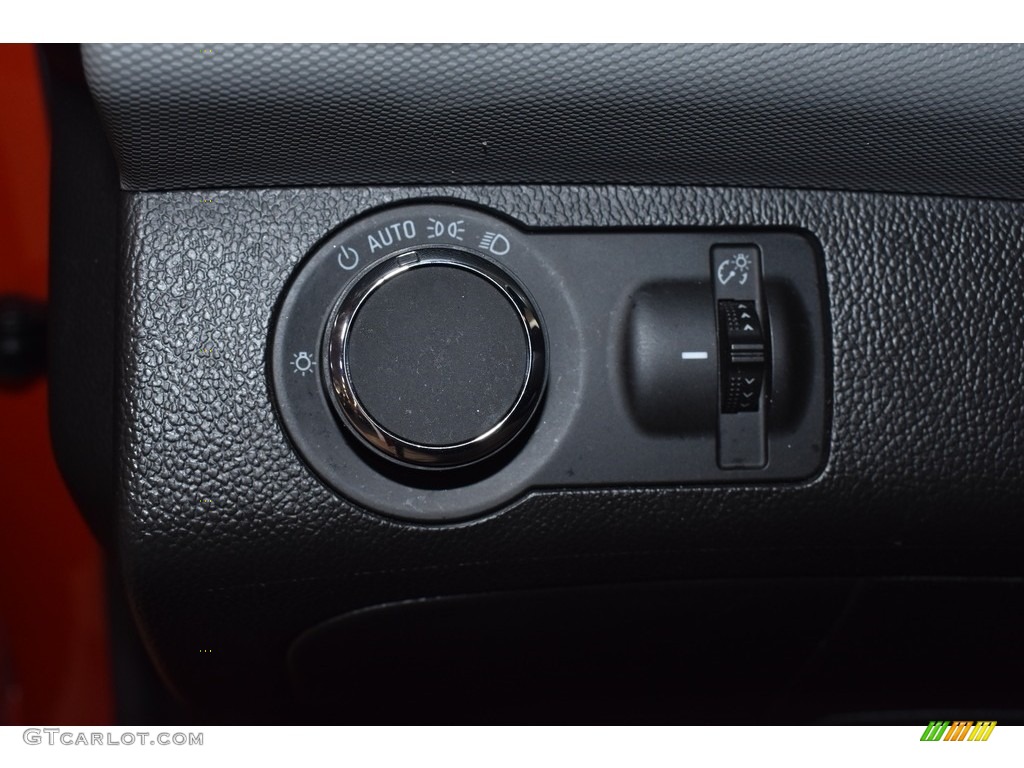 2013 Sonic LT Hatch - Inferno Orange Metallic / Jet Black/Dark Titanium photo #11