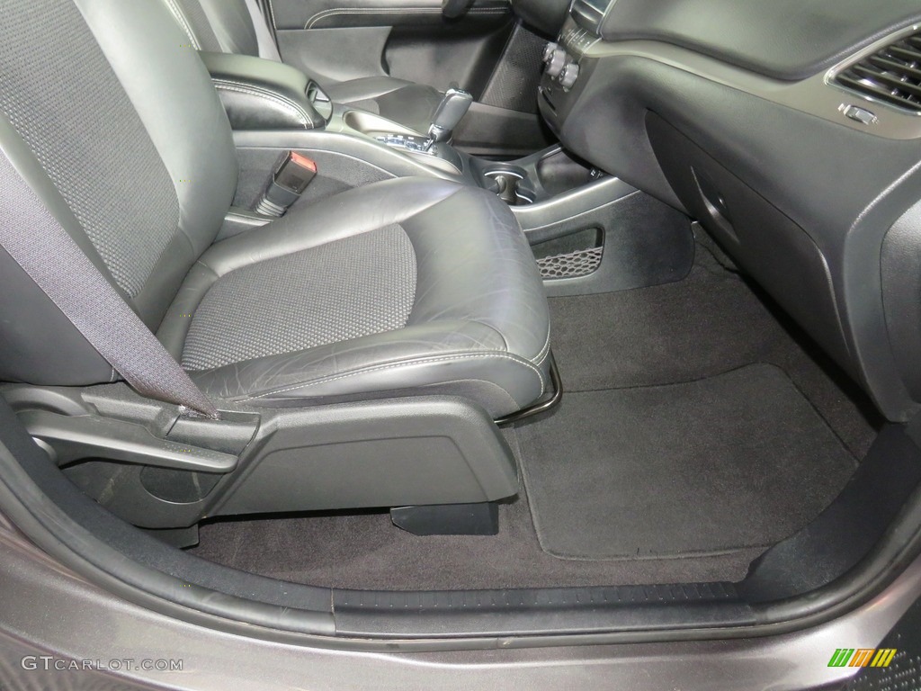 2018 Journey Crossroad AWD - Bruiser Grey / Black photo #41