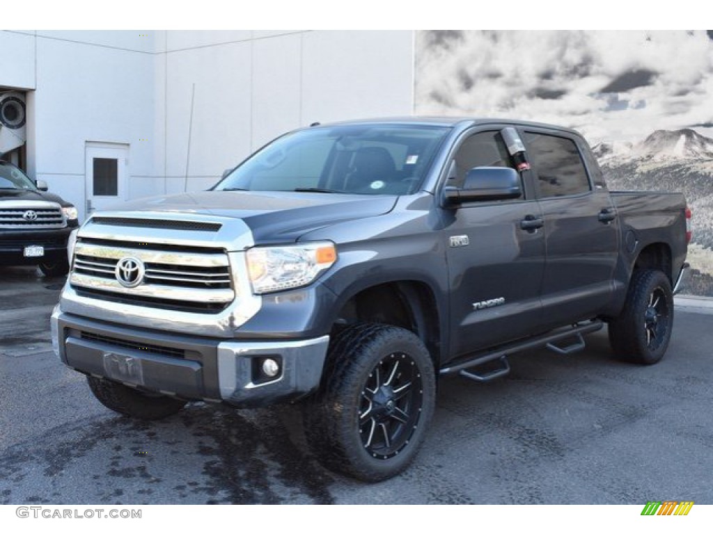 2016 Tundra SR5 CrewMax 4x4 - Magnetic Gray Metallic / Black photo #2