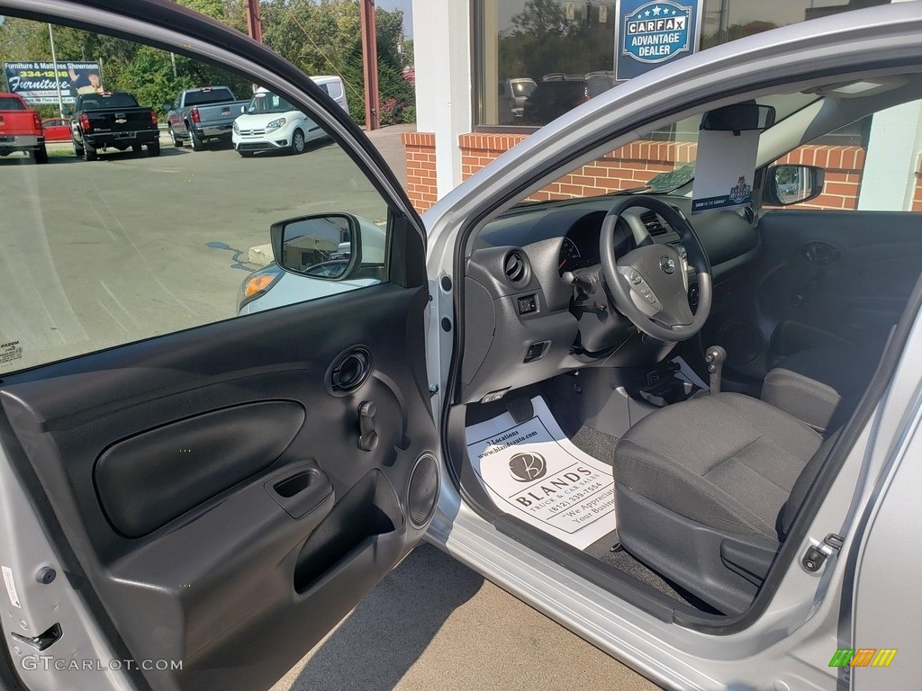 2019 Versa S Plus - Brilliant Silver Metallic / Charcoal photo #3