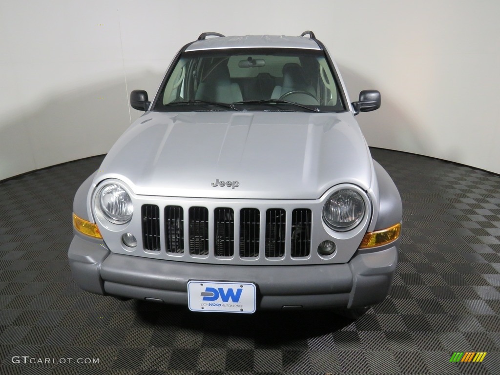 2006 Liberty Sport 4x4 - Bright Silver Metallic / Medium Slate Gray photo #2