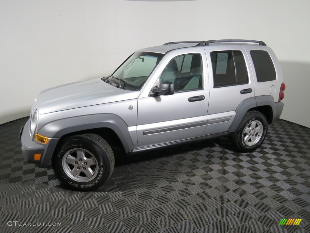 2006 Liberty Sport 4x4 - Bright Silver Metallic / Medium Slate Gray photo #5