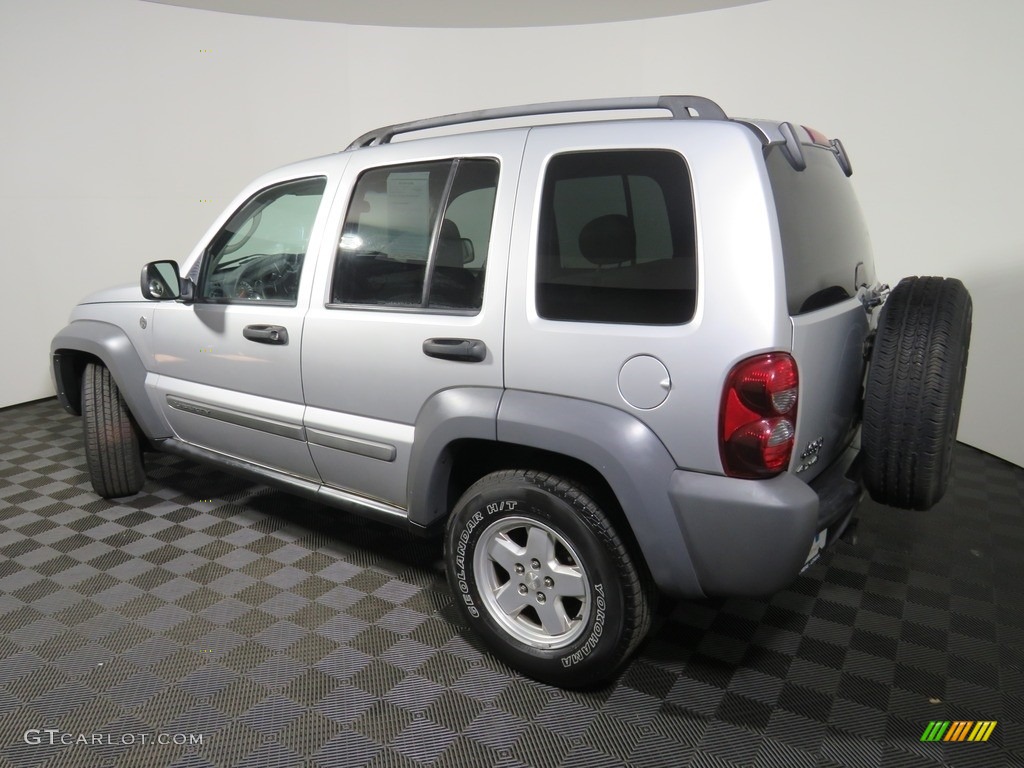 2006 Liberty Sport 4x4 - Bright Silver Metallic / Medium Slate Gray photo #7