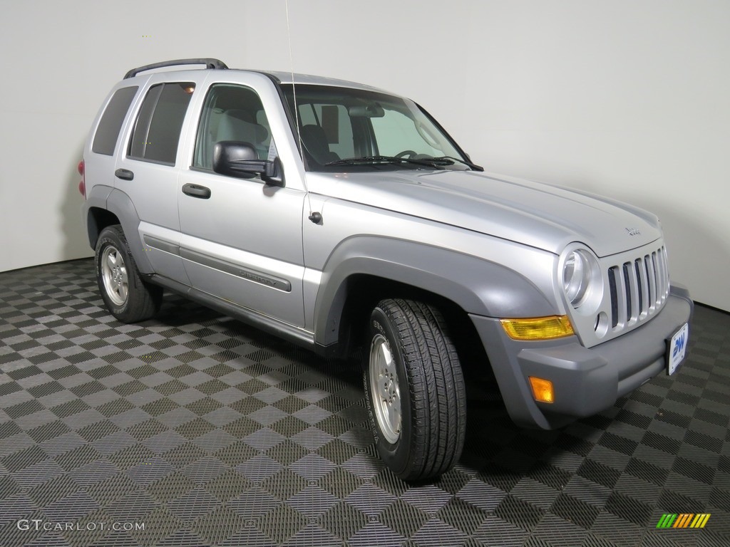 2006 Liberty Sport 4x4 - Bright Silver Metallic / Medium Slate Gray photo #17