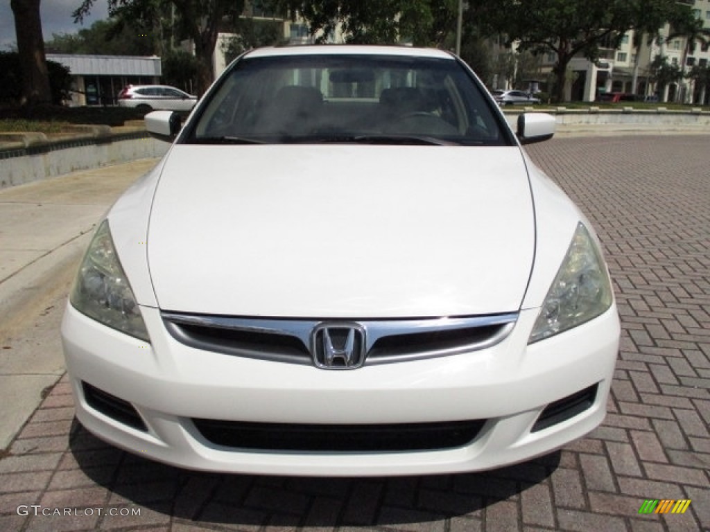 2007 Accord LX V6 Sedan - Taffeta White / Ivory photo #30