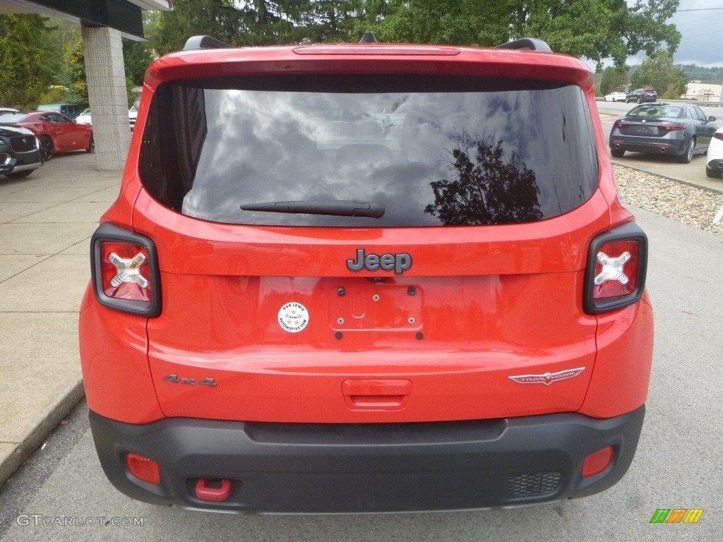 2018 Renegade Trailhawk 4x4 - Colorado Red / Black photo #8