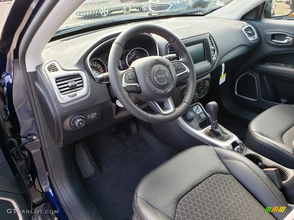 2020 Compass Latitude 4x4 - Jazz Blue Pearl / Black photo #7